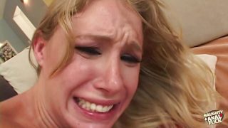 Avsugning, creampie, trekant, gapande, dubbel penetration &#8211; blonda slampan Allison Pierce analt knullad av Tony T. och har sin rumpa fylld med sperma av Tony T.