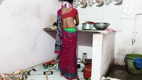 Kichen room me bhabhi ko bhiya pichhese pela