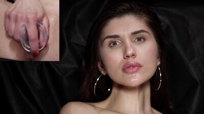 Tight pussy gets lots of orgasms playing 1 on 1 with the camera