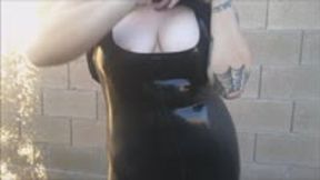 Showing off my BLACK LATEX outfit outside WMV 720