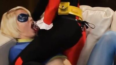 clowning around (Harley Quinn)