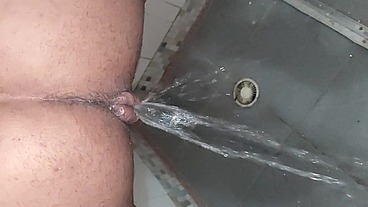 24 cm , mijando dentro meu cu e gozando gostoso