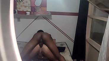 24 cm , mijando dentro meu cu e gozando gostoso