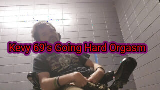 Domácí gayové s velkým pérem šukají zadky a tvrdě spolu spermají