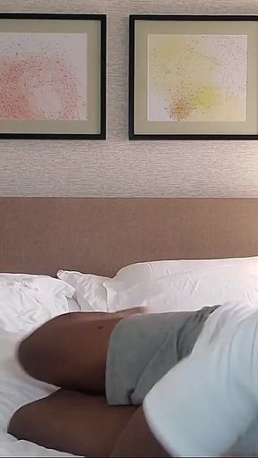 Wonder Woman Cosplayer Catch a Creep Perving