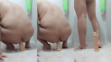 Intenta meterse un dildo grande pero termina lastimado