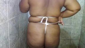 bbw crente safada da bunda grande se exibe igual um putinha e mostra sua buceta