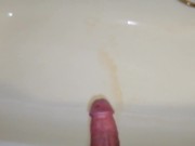 Ich spritze und pisse in die Badewanne Kameraperspektive