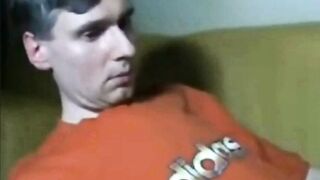 Voll geil adidas Hengst beim Wichsen im Sports Camp