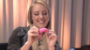 ”Perverted big ass MILF experienced amazing masturbation action”