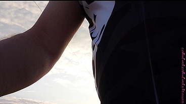 Allein und Nackt auf dem Fahrrad