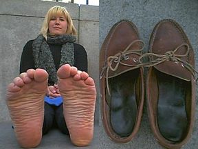 EVERYONE KNOWS MY FEET STINK INTERVIEW