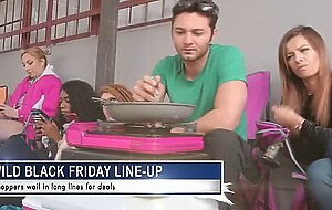 Wild black friday line up, Gia Derza