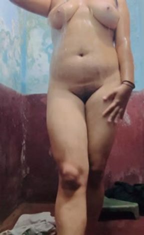 Hot Indian sexy nude bath