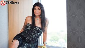 Watch pin-up bimbo's dirt