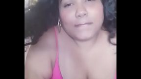 Tokita bailando m&uacute_sica latina en ropa interior