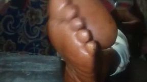 Akweley’s Oily, Meaty, Juicy, Wrinkled Soles Crossed & Rubbing While Reading