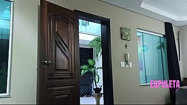 Namorado do seu tio te ajudando a bater sua punheta matinal - JOI - com Espuleta Maia