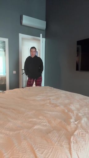 Big-titted teen amateur flaunts her ass on OnlyFans
