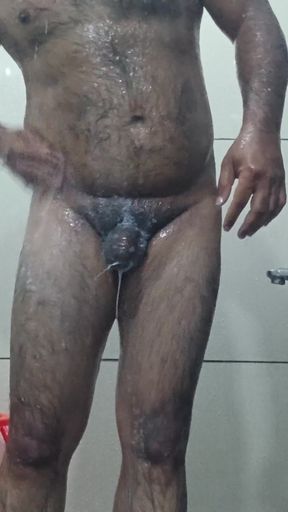 Daddy sexy nude bathing in hotel   Clip 1