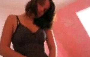 Girlfriend know how to ride the cock