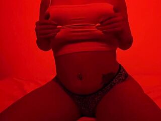 Chica se calienta y se toca para mi