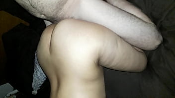 esposa a gatas con rico culo en forma de coraz&oacute_n