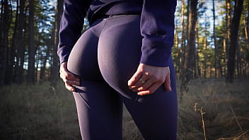 Latina Milf In Super Tight Yoga Pants Teasing Her Amazing Ass In The Forest 4K