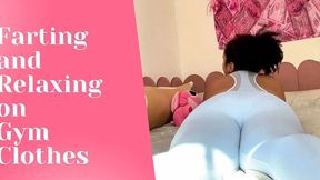Anna Cutiepiie Farting and Relaxing on Gym Clothes