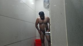 Daddy sexy nude bathing in hotel