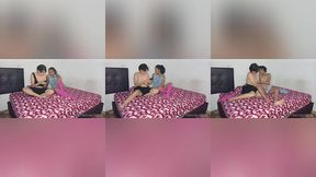 trio real casero con mi esposa y su amiga, llegue de trabajar y las encontre grabando porno.