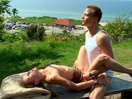 Teen girl seduces a guy at a picknick