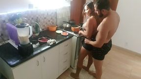 aquele sexo na cozinha que todo mundo gosta