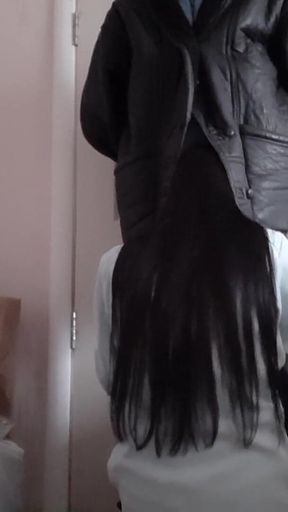 I Quickly Cum in My Neighbor's Mouth Because Her Husband Had Already Started to Open the Front Door