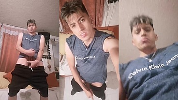 Chacal masturbandose hasta correrse
