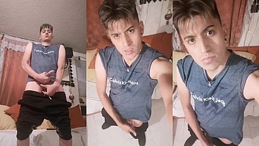 Chacal masturbandose hasta correrse