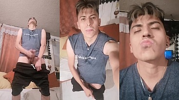 Chacal masturbandose hasta correrse