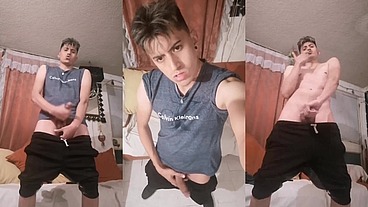 Chacal masturbandose hasta correrse