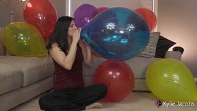 33 Big Balloons Random Pop and Play - Kylie Jacobs - MP4 720p HD