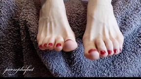 watch me put on my fishnets 🖤