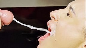 A Coelhinha sentou no pau do neg&atilde_o esfregando a buceta at&eacute_ latejar e ganhar leitinho quentinho - Completo no Cassiflix