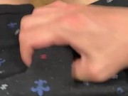 【個人撮影】日本人男子がパンツ越しにガチガチのペニスをいじり倒すオナニー動画