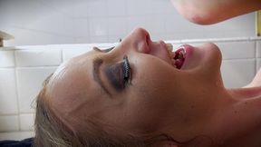 erotique entertainment - superhot 18-year-old blonde iris rose and 9 inch porn legend eric john fuck in the shower following the xrco awards - ericjohnssexadventures