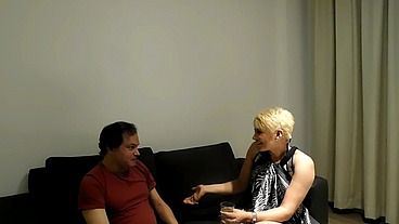 ORGIA CON MI EX CUÑADO , MI HIJASTRO , MI VECINO Y UN AMIGO DE ELLOS