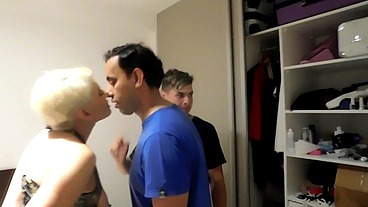 ORGIA CON MI EX CUÑADO , MI HIJASTRO , MI VECINO Y UN AMIGO DE ELLOS