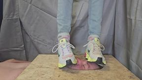 Chrissy nike shox face trample