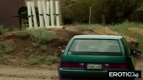 Tempting workout girlfriend gets seduced by her man in the kitchen