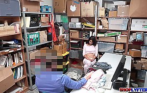 Officers Cant Resist to Get a Taste of Alluring Lady Thief