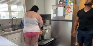 Housewife Danica