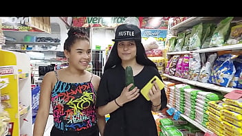 CONOZCO A LINDA CHICA CAMINO AL SUPERMERCADO LA INVITO A LA CASA Y TERMINAMOS EN LA CAMA RICO SQUIRT